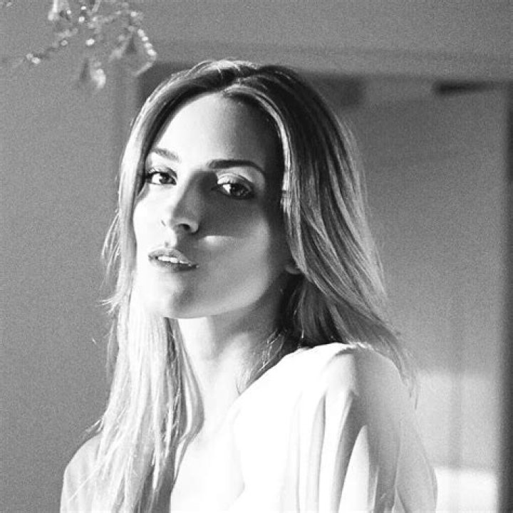 Cristina Invernizzi - How To Discuss