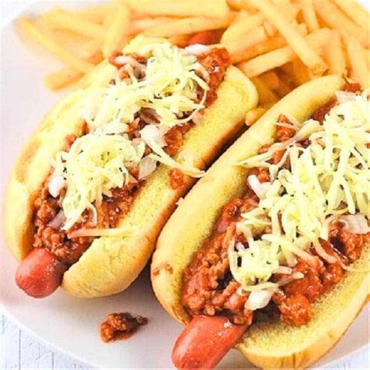 How Many Calories In A Chili Cheese Hot Dog