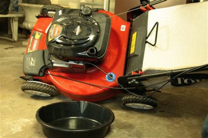 How to change oil in lawn mower