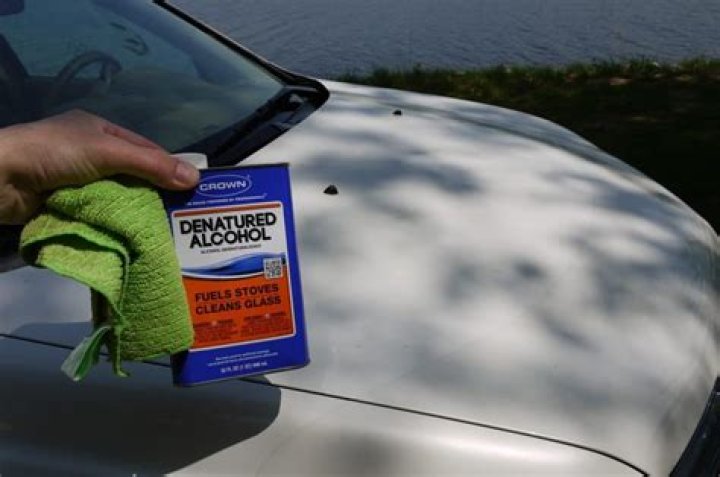 How to remove tree sap from car