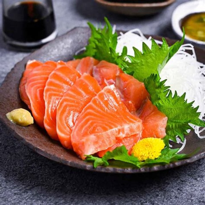 Question: How Much Fish Is In A Piece Of Sashimi