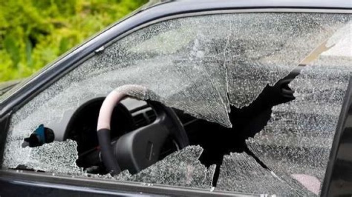 Question: How Much To Repair A Smashed Car Window