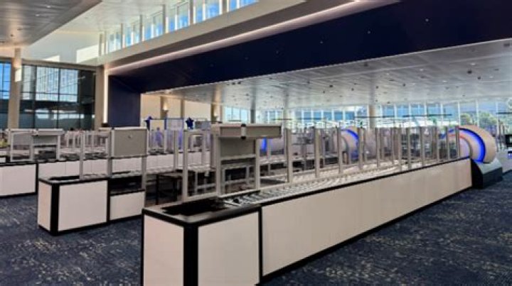 Question: What Time Does Tampa Airport Security Open
