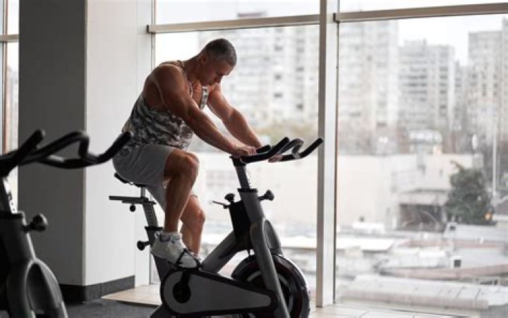 Quick Answer: How Long Will It Take Me To Lose 20 Kg If I Eat 900 Calories Per Day And Spend 60 Minutes On A Stationary Bike Each Day